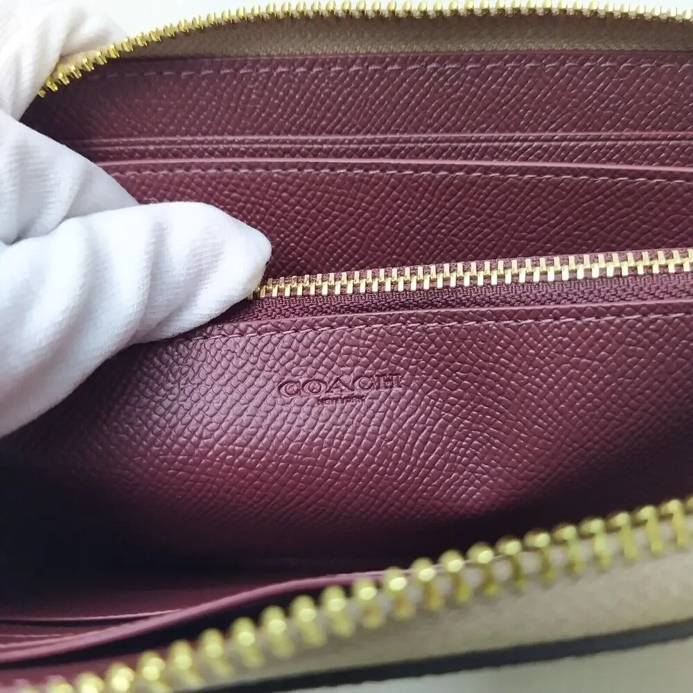 Coach Taupe Brown Crossgrain Leather Zip Around Credit Card Wallet - NWT $298